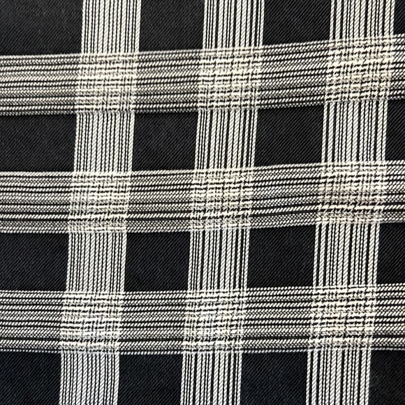 Burberry London 100% Cotton Black and White Nova Check Cropped Short Pants - Picture 6 of 11